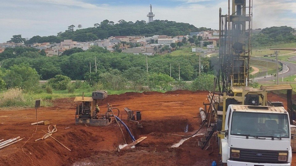 SAEMAS INICIA PERFURA&Ccedil;&Atilde;O DO PO&Ccedil;O ARTESIANO DO PARQUE LINEAR