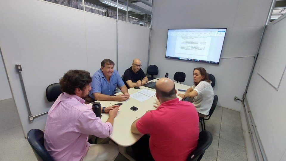 SAEMAS E C&Acirc;MARA DIALOGAM SOBRE MELHORIAS E INVESTIMENTOS NOS SERVI&Ccedil;OS DE &Aacute;GUA E ESGOTO